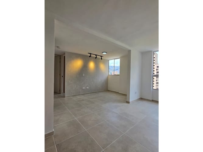Apartamento de 2 alcobas en venta en El Trapiche, Bello, 55 m² · foto 6 de 9