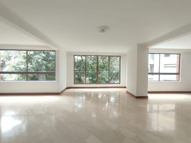 Apartamento de 3 alcobas en arriendo en El Poblado, Medellín, 188 m² · foto 3 de 20