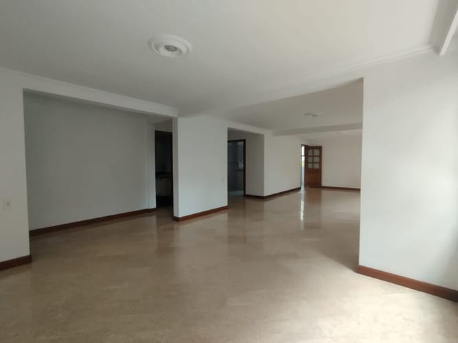 Apartamento de 3 alcobas en arriendo en El Poblado, Medellín, 188 m² · foto 5 de 20