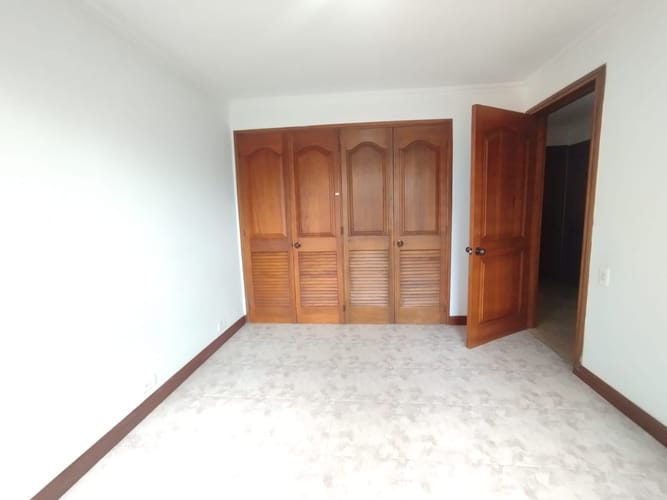 Apartamento de 3 alcobas en arriendo en El Poblado, Medellín, 188 m² · foto 13 de 20