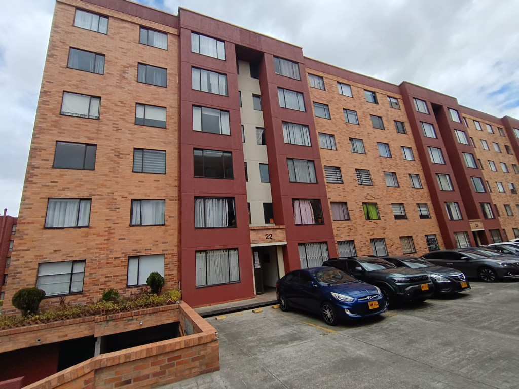 Apartamento en venta en Los Cerezos, Bogotá · foto 3 de 16