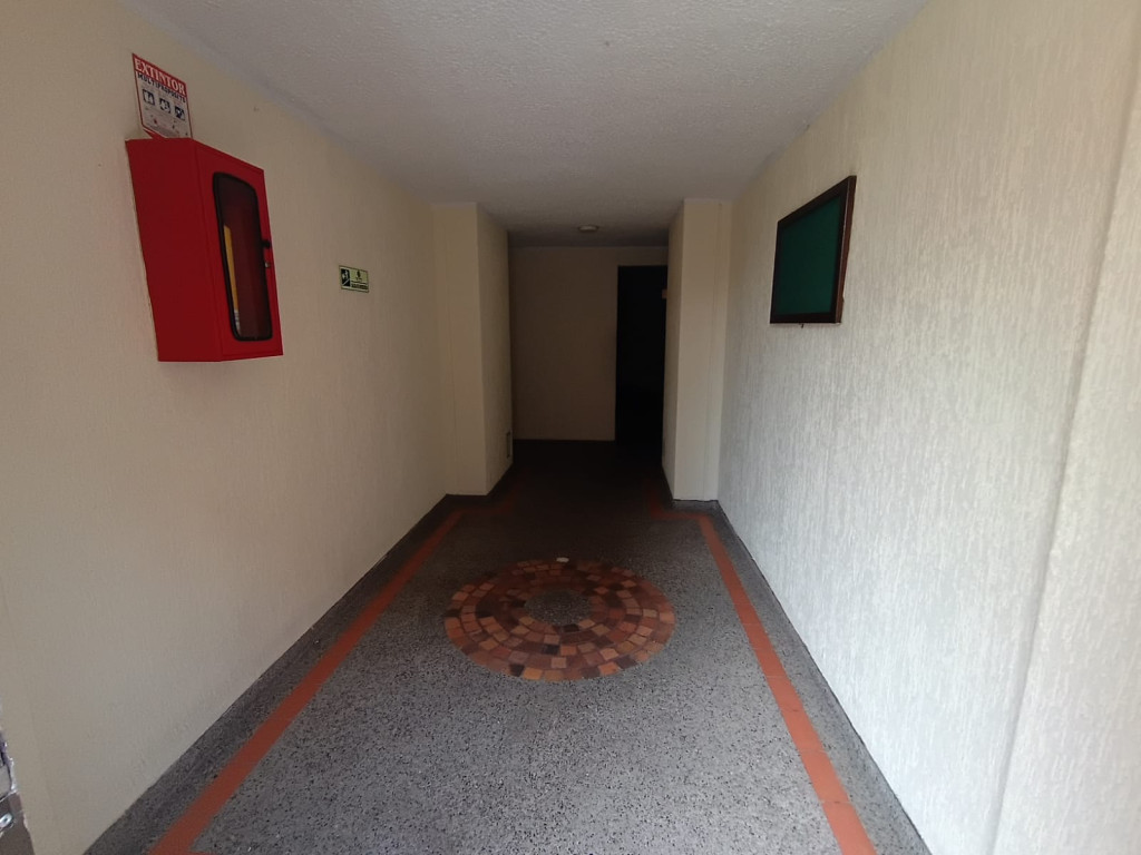 Apartamento en venta en Los Cerezos, Bogotá · foto 4 de 16