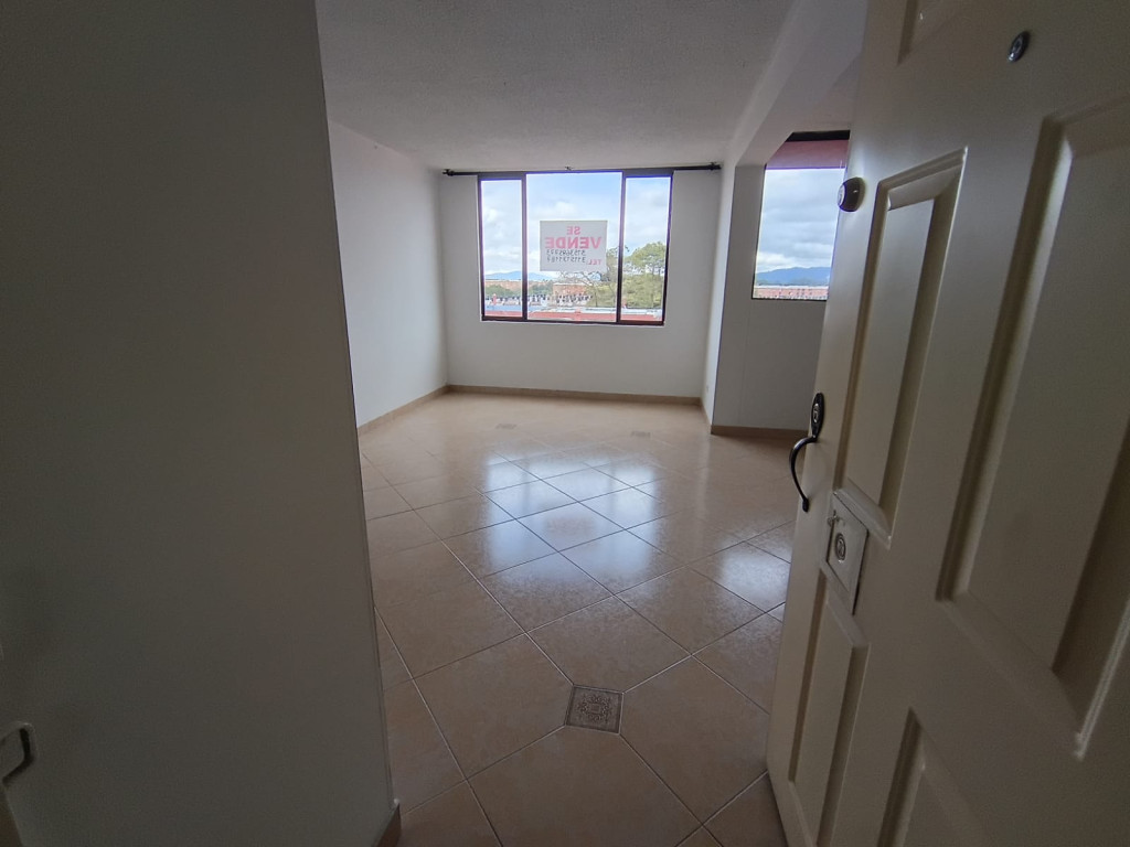 Apartamento en venta en Los Cerezos, Bogotá · foto 7 de 16
