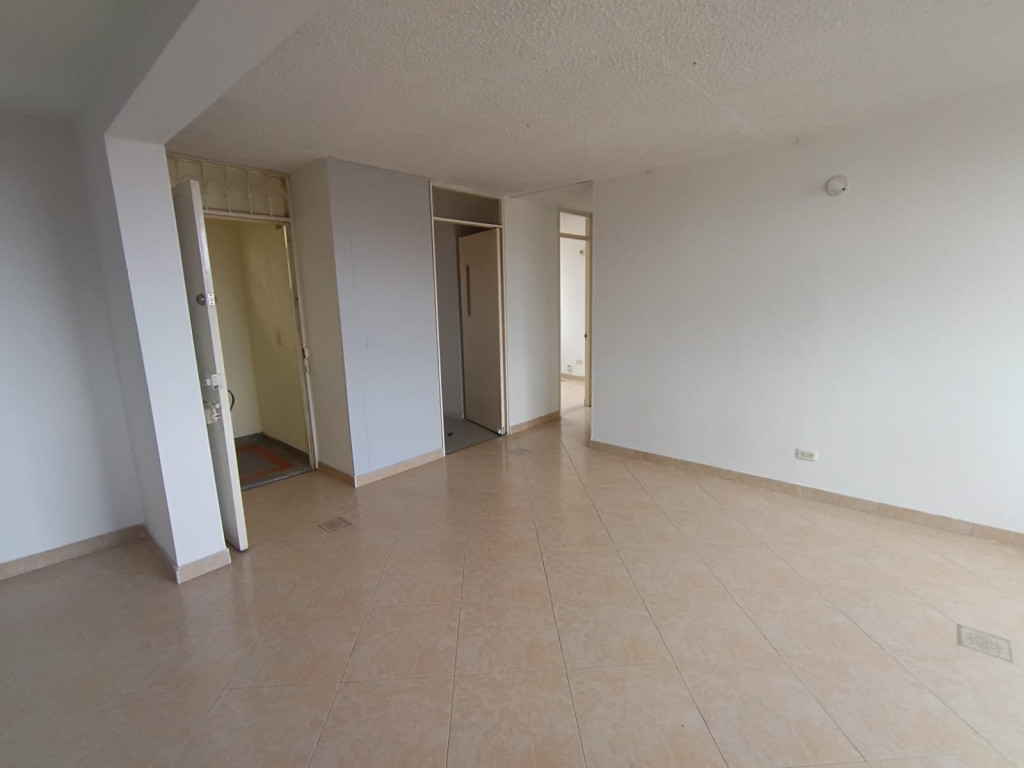 Apartamento en venta en Los Cerezos, Bogotá · foto 8 de 16