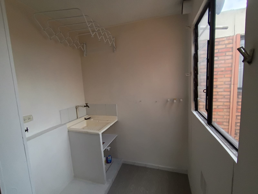 Apartamento en venta en Los Cerezos, Bogotá · foto 10 de 16