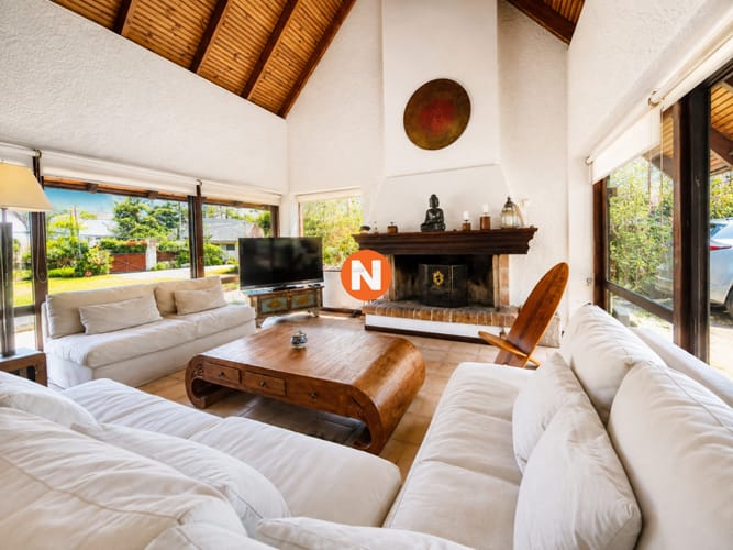 Cómoda Casa de 5 Dormitorios y Piscina Climatizada en Punta del Este · Foto 3
