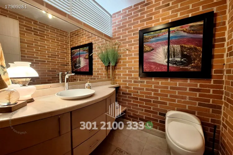 Casa de 5 alcobas en venta en Las Palmas, Medellín, 450 m² · foto 2 de 24