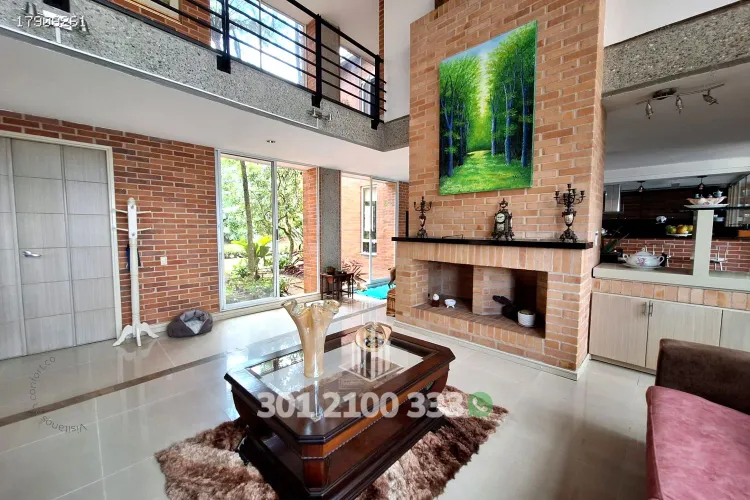 Casa de 5 alcobas en venta en Las Palmas, Medellín, 450 m² · foto 4 de 24