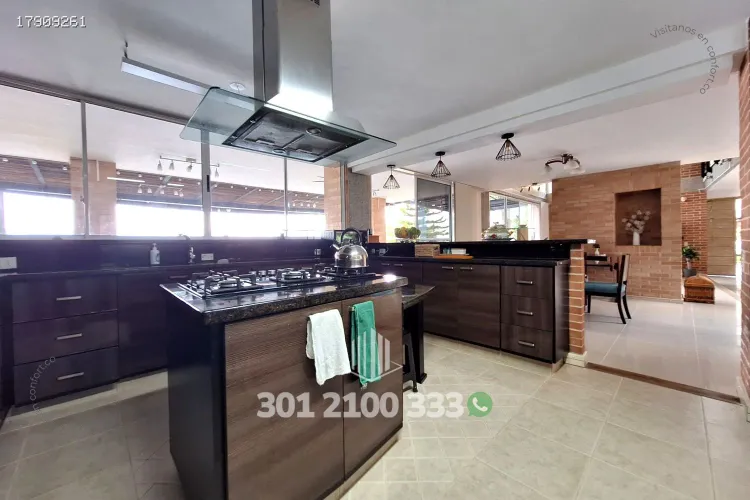 Casa de 5 alcobas en venta en Las Palmas, Medellín, 450 m² · foto 8 de 24
