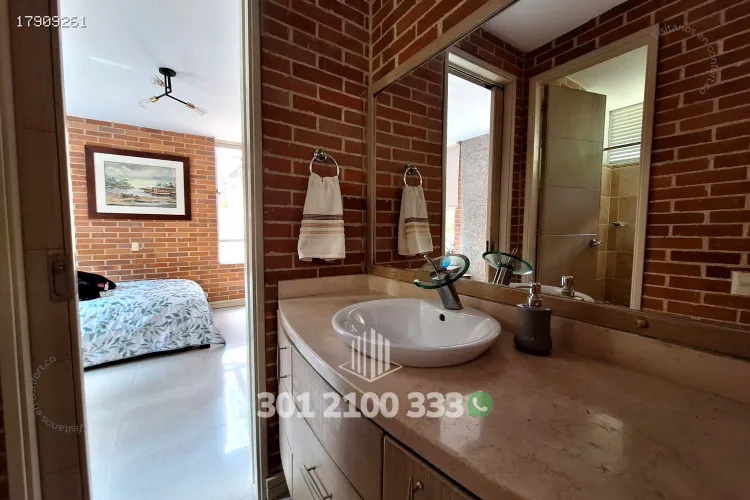Casa de 5 alcobas en venta en Las Palmas, Medellín, 450 m² · foto 11 de 24