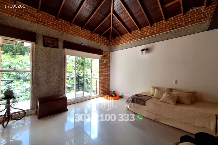 Casa de 5 alcobas en venta en Las Palmas, Medellín, 450 m² · foto 15 de 24