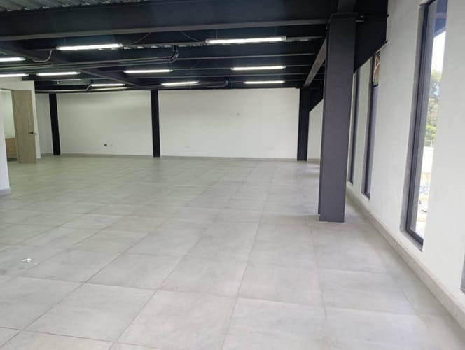 Bodega en arriendo en Laureles, Medellín, 120 m² · foto 4 de 6