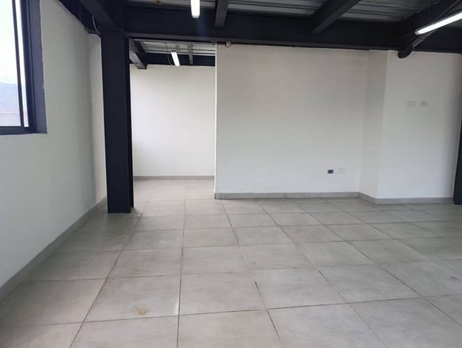 Bodega en arriendo en Laureles, Medellín, 120 m² · foto 5 de 6