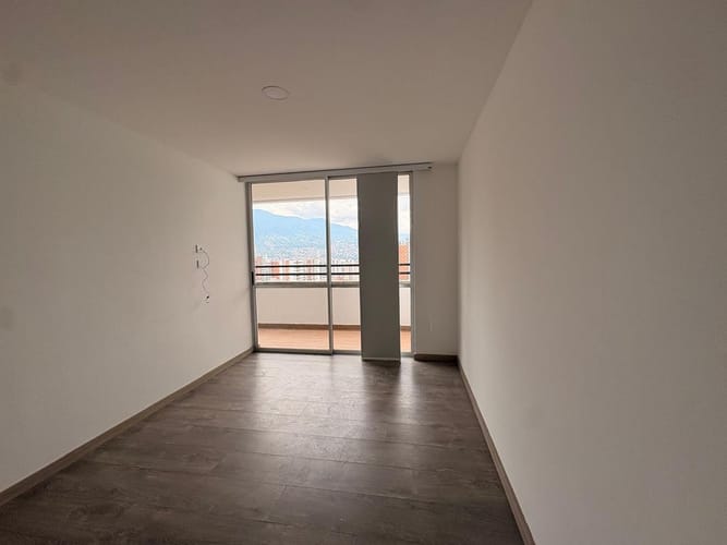 Apartamento de 2 alcobas en venta en La Doctora, Sabaneta, 65 m² · foto 2 de 14
