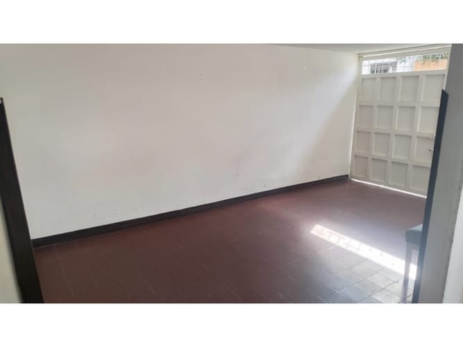 Casa de 5 alcobas en venta en San Alonso, Bucaramanga, 151 m² · foto 2 de 10