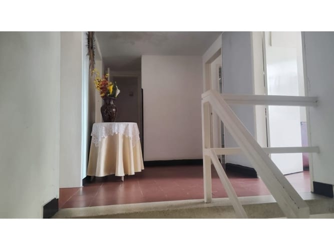 Casa de 5 alcobas en venta en San Alonso, Bucaramanga, 151 m² · foto 5 de 10