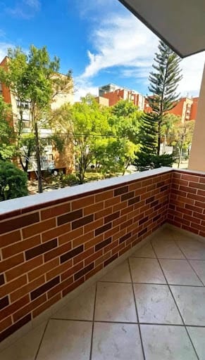 Apartamento de 4 alcobas en arriendo en Laureles, Medellín, 130 m² · foto 7 de 15