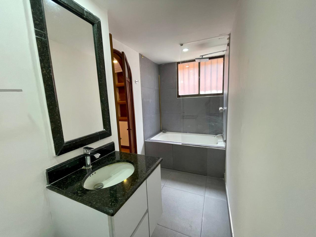 Apartamento en venta en Chicó Alto, Bogotá · foto 20 de 24
