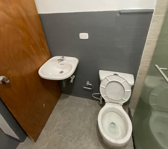Local en venta en Laureles, Medellín, 211 m² · foto 8 de 23