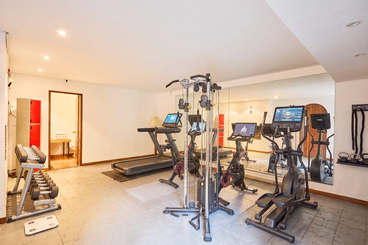 Casa de 4 alcobas en venta en Los Rosales, Bogotá, 591 m² · foto 19 de 20