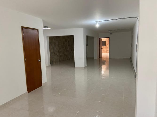 Local en venta en Laureles, Medellín, 211 m² · foto 13 de 23