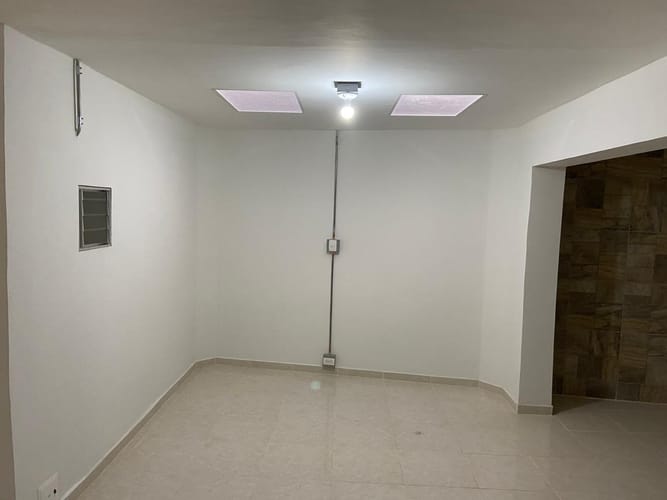 Local en venta en Laureles, Medellín, 211 m² · foto 14 de 23
