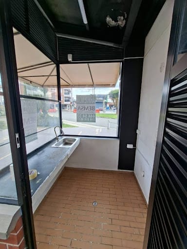 Local en arriendo en La Ceja · foto 6 de 9