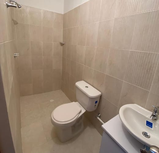 Local en venta en Laureles, Medellín, 211 m² · foto 20 de 23