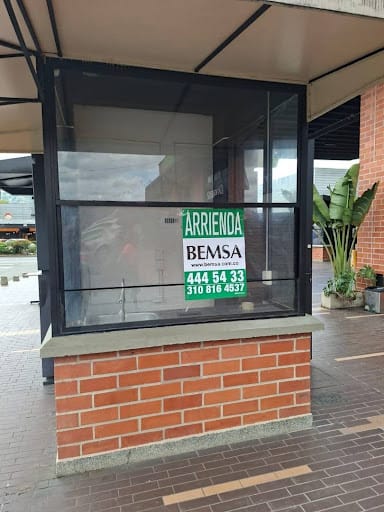 Local en arriendo en La Ceja · foto 8 de 9