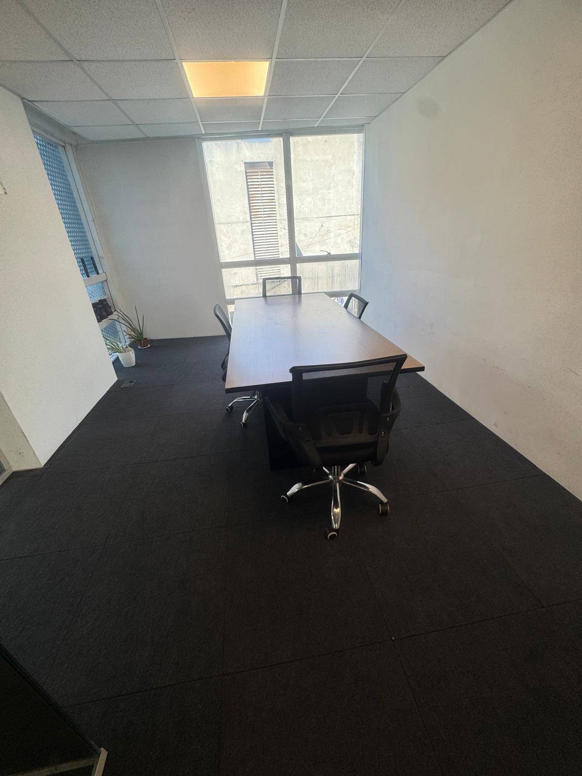 Oficina en alquiler ubicado en Ciudad Vieja · Foto 3