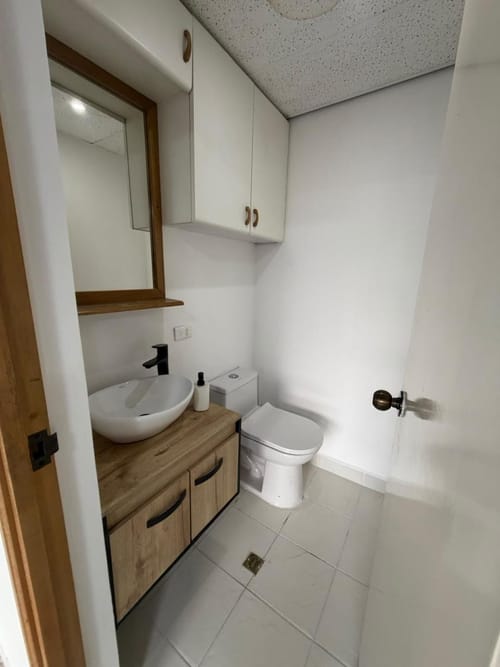 Oficina en arriendo en Villa Carlota, Medellín, 40 m² · foto 3 de 4