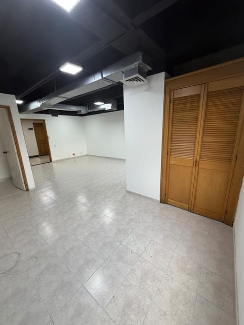 Oficina en arriendo en Villa Carlota, Medellín, 40 m² · foto 2 de 4