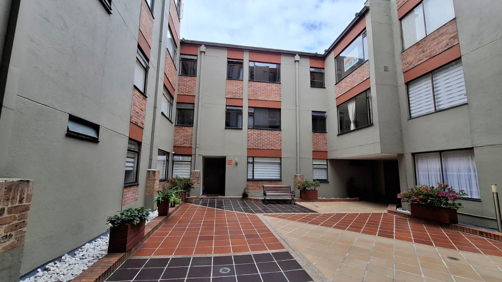 Apartamento en venta en Cedritos, Bogotá · foto 2 de 19