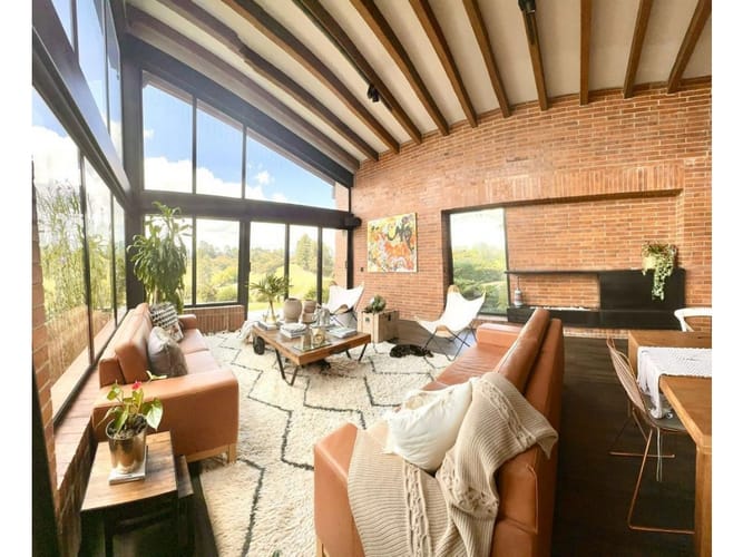 Casa de 5 alcobas en arriendo en Cabecera San Antonio De Prado, Medellín, 480 m² · foto 4 de 12