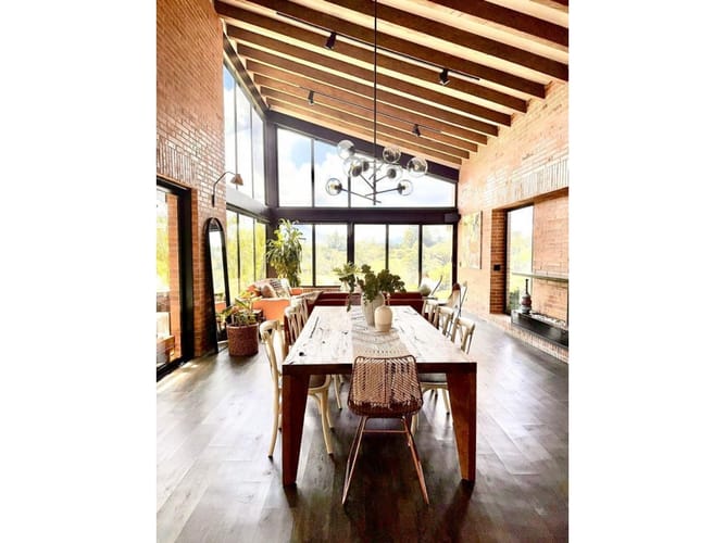 Casa de 5 alcobas en arriendo en Cabecera San Antonio De Prado, Medellín, 480 m² · foto 5 de 12