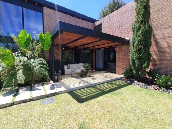 Casa de 5 alcobas en arriendo en Cabecera San Antonio De Prado, Medellín, 480 m² · foto 11 de 12