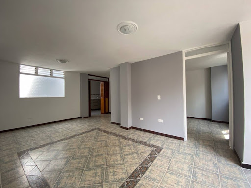 Apartamento en arriendo en Obrero, Envigado · foto 2 de 13