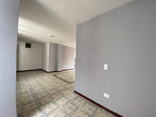 Apartamento en arriendo en Obrero, Envigado · foto 4 de 13