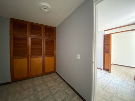 Apartamento en arriendo en Obrero, Envigado · foto 5 de 13