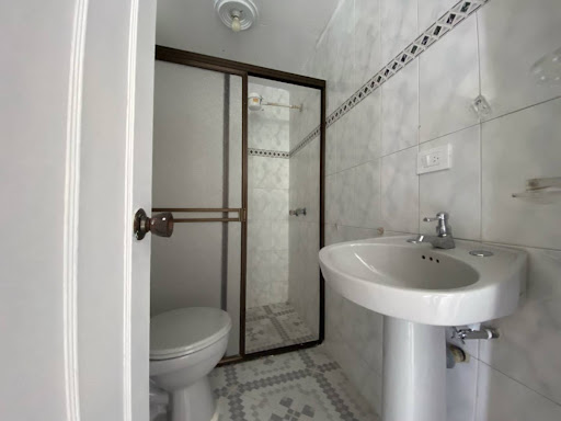 Apartamento en arriendo en Obrero, Envigado · foto 10 de 13