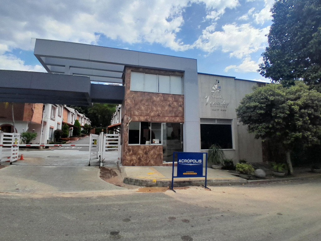 Casa en Arriendo en Versalles, Floridablanca en Anillo Vial