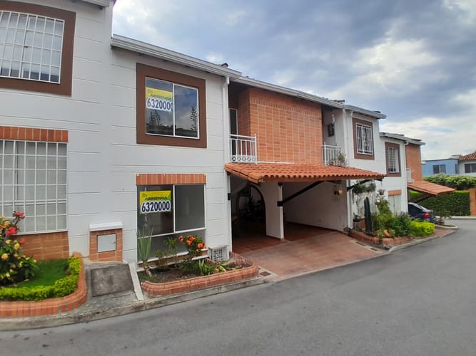 Casa de 3 alcobas en arriendo en Versalles, Floridablanca, 80 m² · foto 2 de 24