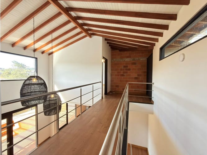 Casa en venta en Las Palmas, Medellín, 400 m² · foto 3 de 24