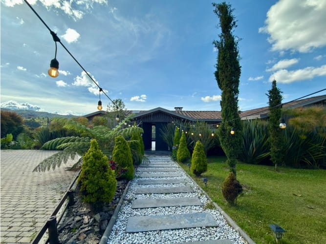 Casa en venta en Las Palmas, Medellín, 400 m² · foto 4 de 24