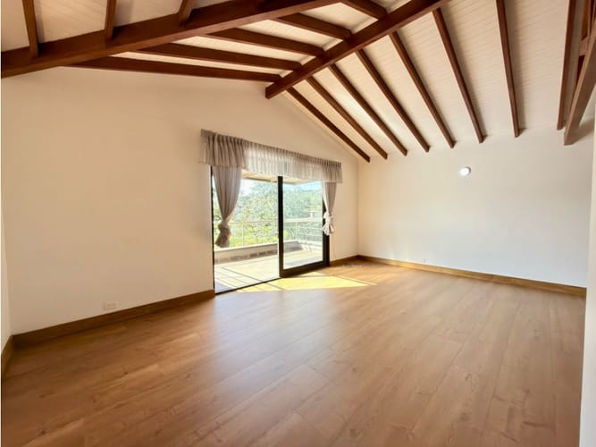 Casa en venta en Las Palmas, Medellín, 400 m² · foto 8 de 24