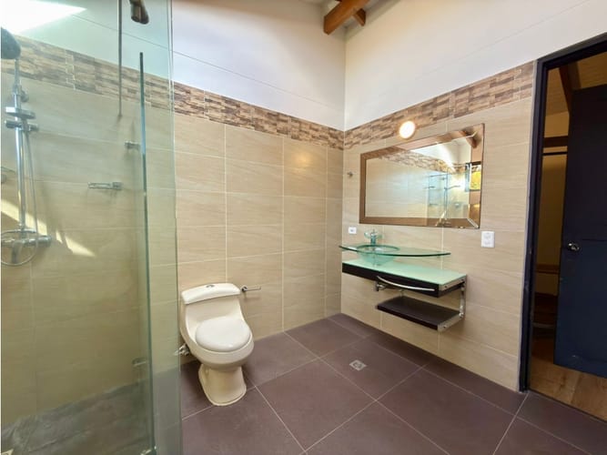 Casa en venta en Las Palmas, Medellín, 400 m² · foto 10 de 24