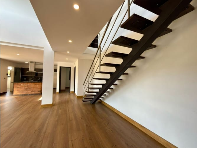 Casa en venta en Las Palmas, Medellín, 400 m² · foto 18 de 24