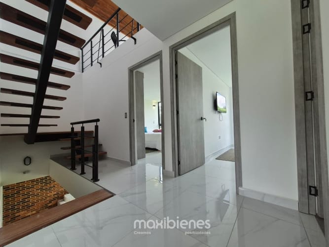 Casa de 4 alcobas en venta en Chaparral, Guarne, 220 m² · foto 4 de 24