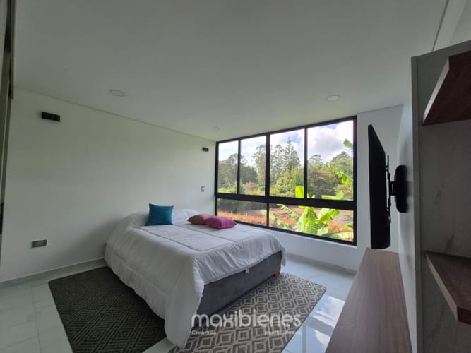 Casa de 4 alcobas en venta en Chaparral, Guarne, 220 m² · foto 15 de 24