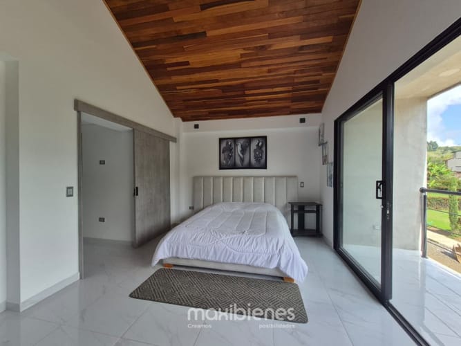 Casa de 4 alcobas en venta en Chaparral, Guarne, 220 m² · foto 16 de 24